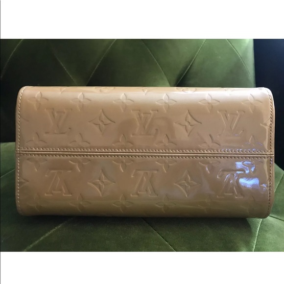 Authentic Louis Vuitton Monogram Vernis - Picture 2 of 7